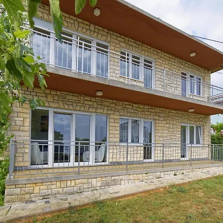 Apartment Patrik By Rent Istria